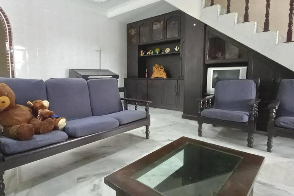 Spacious End-lot House, 3 Parkings @ipoh, Tambun *