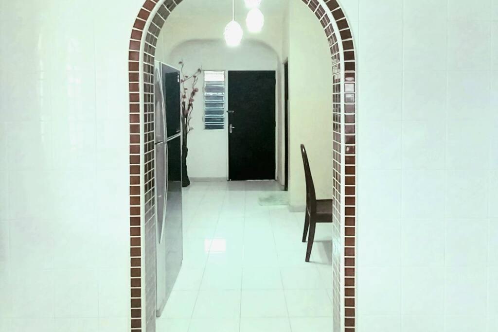 Spacious End-lot House, 3 Parkings @ipoh, Tambun Rumah percutian