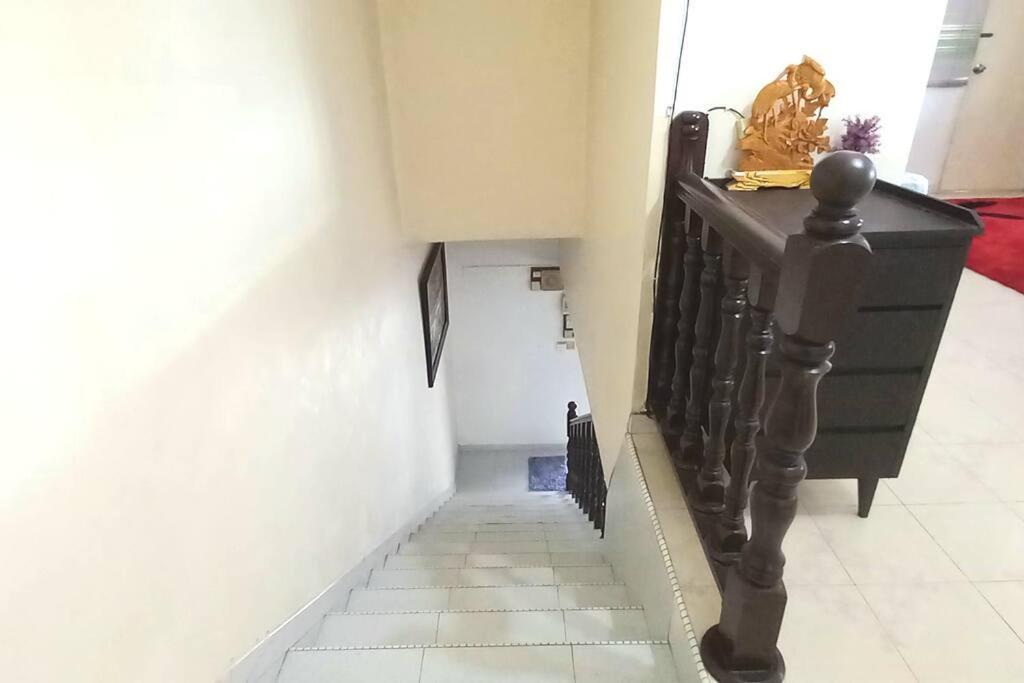 Spacious End-lot House, 3 Parkings @ipoh, Tambun Rumah percutian *