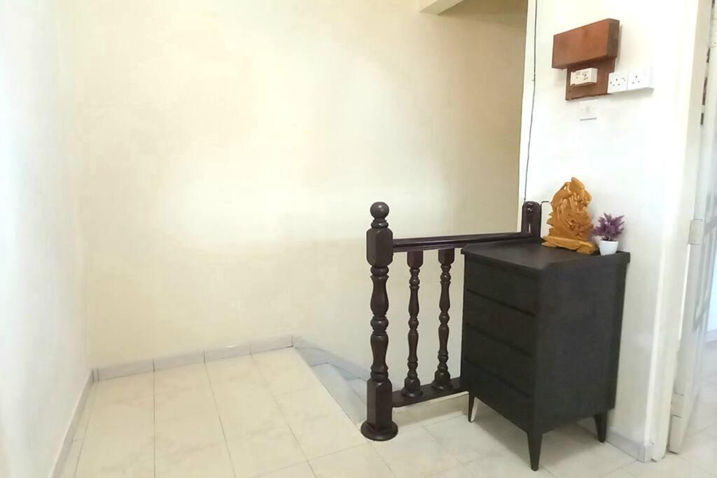 Spacious End-lot House, 3 Parkings @ipoh, Tambun Rumah percutian *