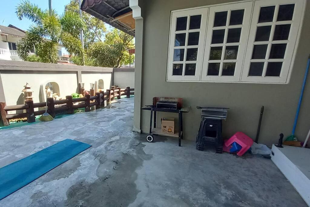Rumah percutian Spacious End-lot House, 3 Parkings @ipoh, Tambun Ipoh