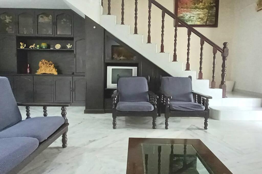 Spacious End-lot House, 3 Parkings @ipoh, Tambun Rumah percutian *