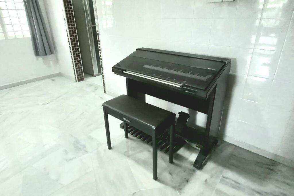 Rumah percutian Spacious End-lot House, 3 Parkings @ipoh, Tambun *